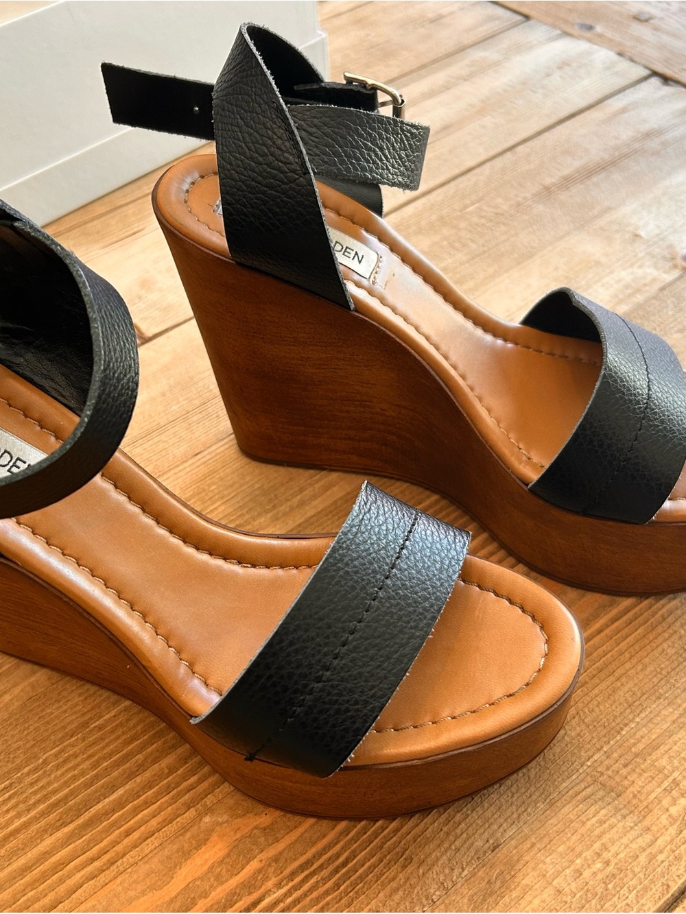 Steve Madden “made in Italy” Leather Strappy Wedge Sandals wTan Platform